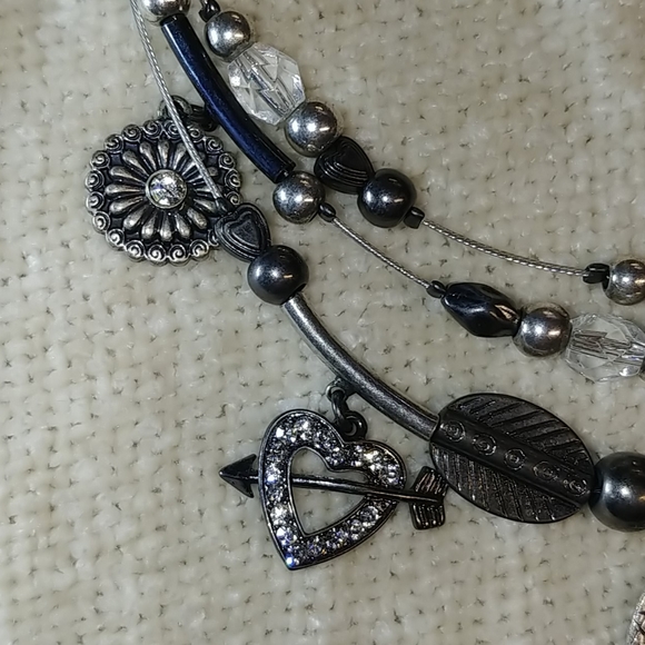 Necklace and Earring set - Picture 5 of 11